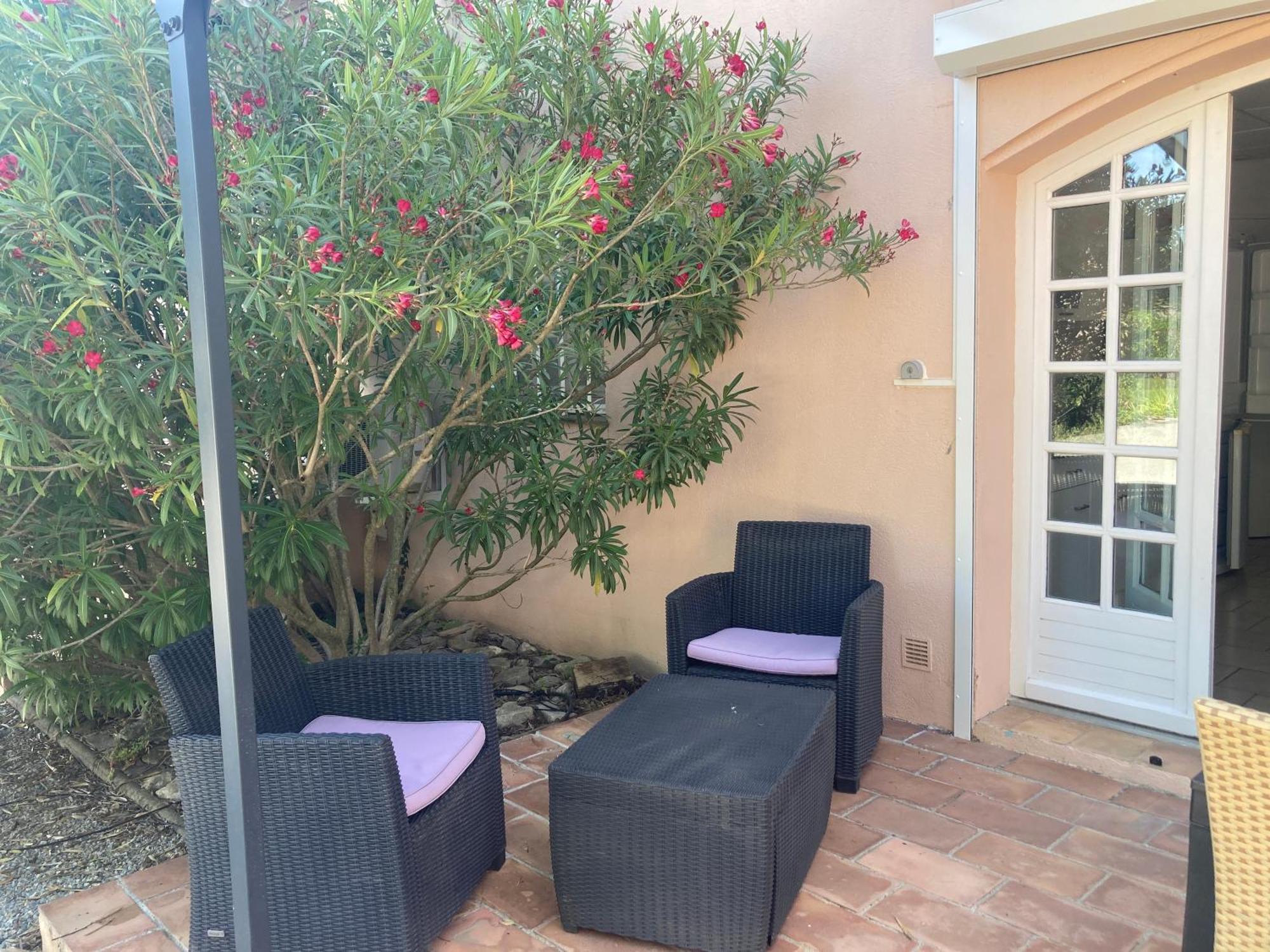 Les Bougainvillees De Camargue Villetelle 객실 사진